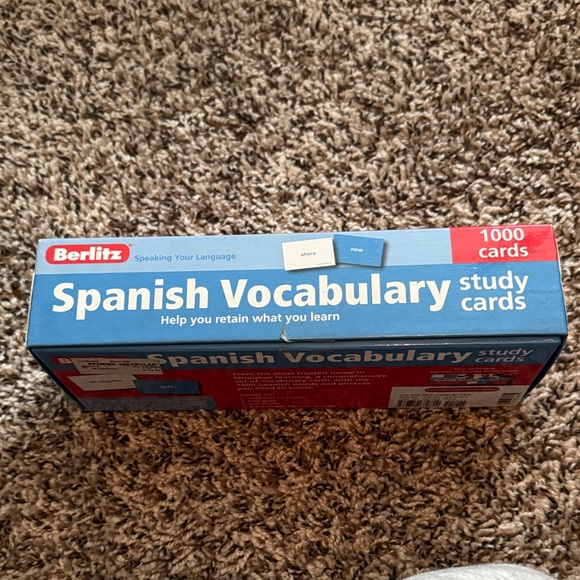 Berlitz Spanish Vocabulary Study Cards - Picture 2 of 3